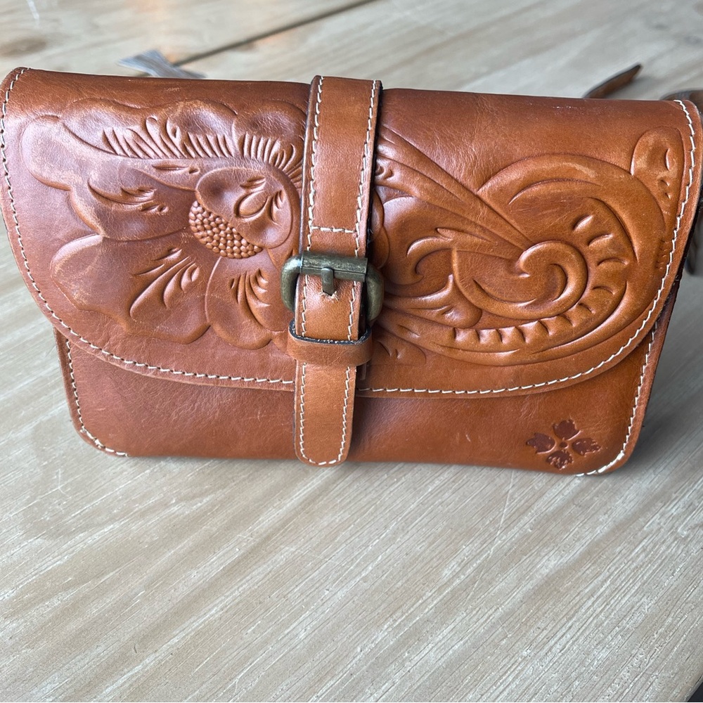 Patricia Nash Tori Crossbody with strap